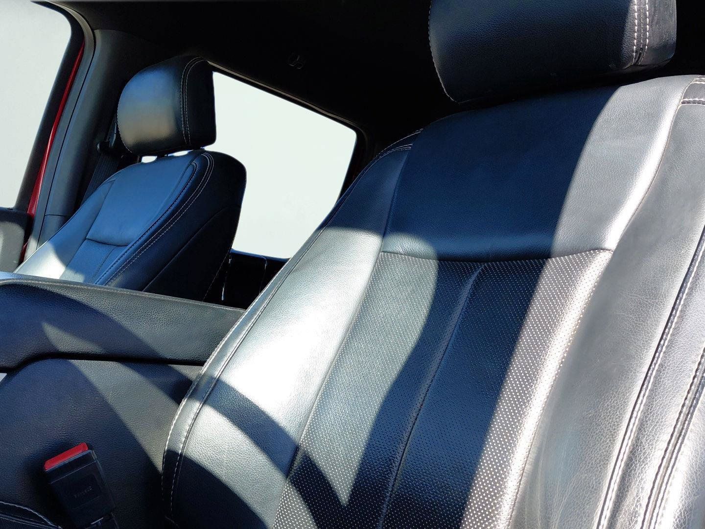 Used 2019 Ford F150 Lariat w/ Equipment Group 502A Luxury AWD/4WD image 11