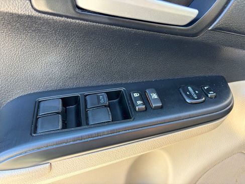 Used 2014 Toyota Camry LE FWD image 13