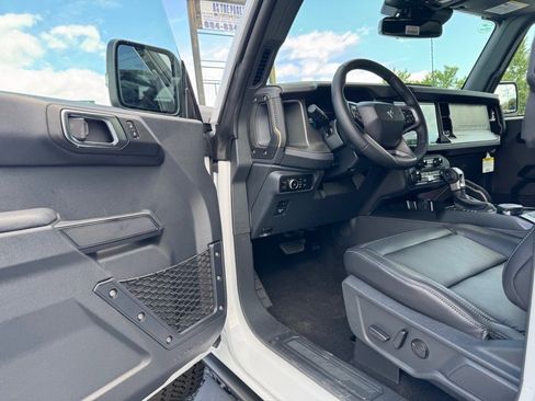 New 2025 Ford Bronco Badlands image 14