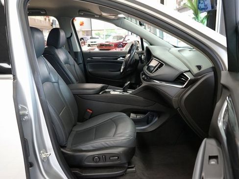 Used 2020 Buick Enclave Essence image 42