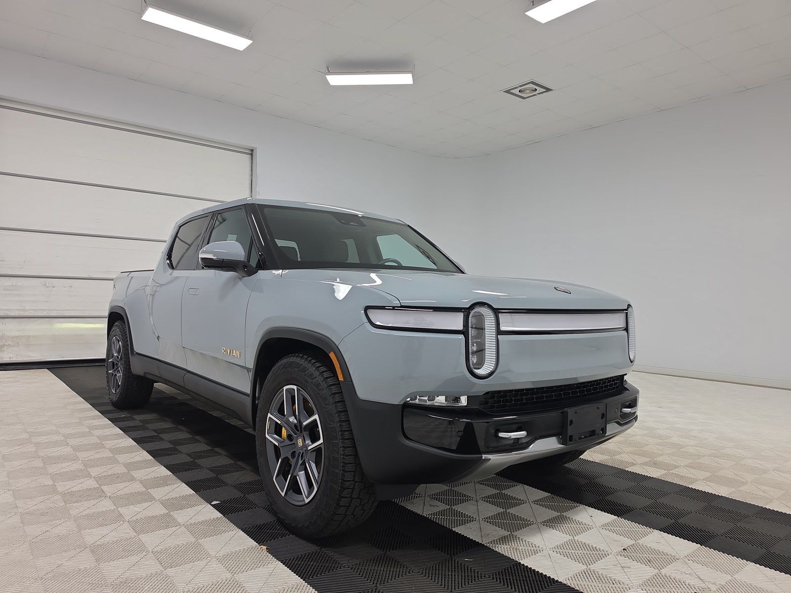 Used 2023 Rivian R1T Adventure Quad AWD/4WD image 7