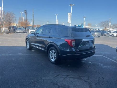 Used 2023 Ford Explorer XLT image 12