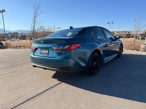 Used 2025 Toyota Camry SE w/ Convenience Package image 9