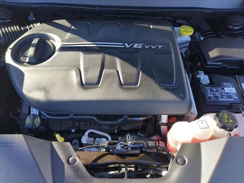 Used 2019 Jeep Cherokee Trailhawk image 24