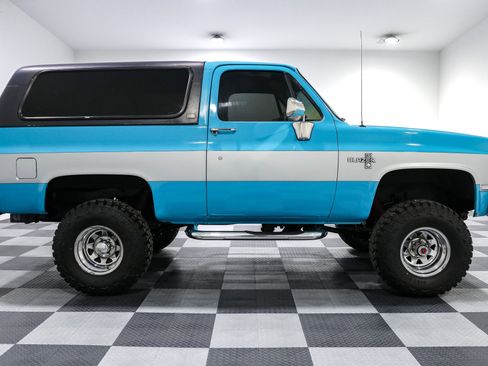Used 1990 Chevrolet Blazer 4WD image 8