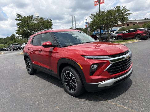 New 2026 Chevrolet TrailBlazer LT w/ LT Cold Weather Package FWD image 3