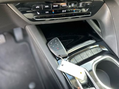 Used 2023 Buick Envision Preferred image 32