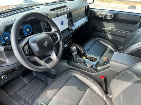 Used 2025 Ford Bronco Badlands image 19