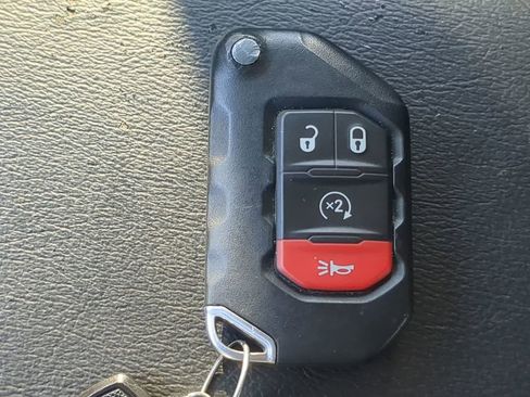 Used 2021 Jeep Gladiator Rubicon image 35