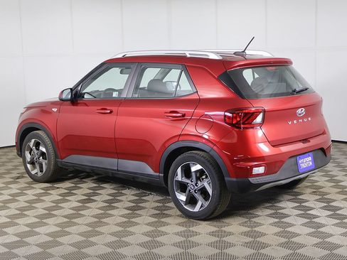 Certified 2024 Hyundai Venue SEL FWD image 8