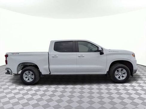 Used 2025 Chevrolet Silverado 1500 LT AWD/4WD image 3