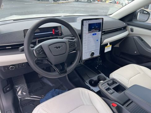 New 2025 Ford Mustang Mach-E Premium image 23