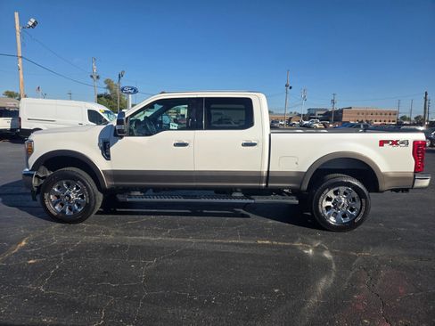 Used 2019 Ford F250 Lariat w/ Chrome Package image 6