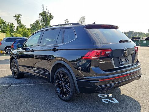 Used 2022 Volkswagen Tiguan SE R-Line AWD/4WD image 4