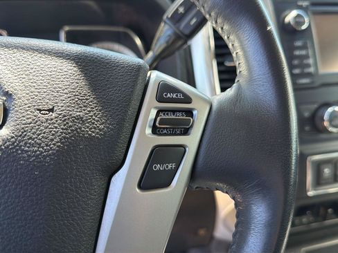 Used 2017 Nissan Titan SL AWD/4WD image 16