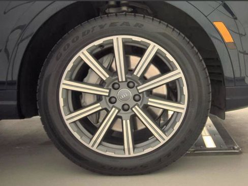 Used 2018 Audi Q7 3.0T Premium Plus AWD/4WD image 15