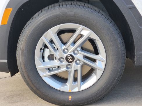 New 2026 Hyundai Tucson SE image 8