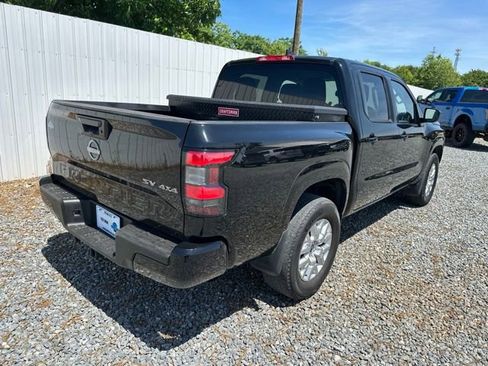 Used 2022 Nissan Frontier SV AWD/4WD image 5