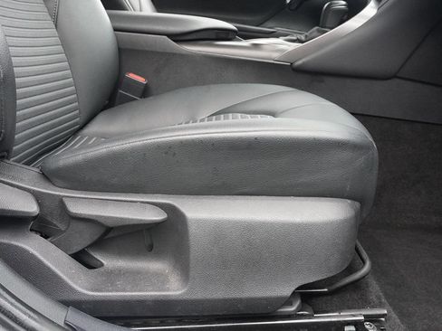 Used 2022 Toyota Camry SE w/ Convenience Package FWD image 32