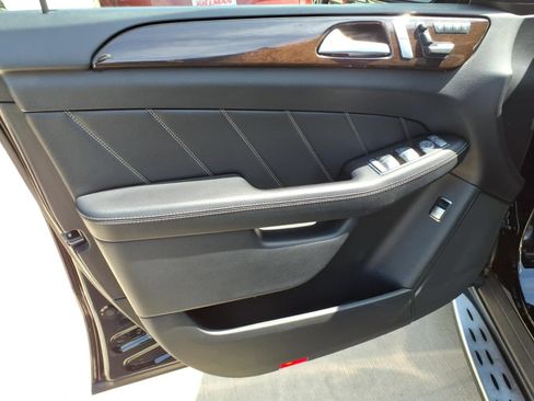 Used 2015 Mercedes-Benz GL 450 4MATIC image 13