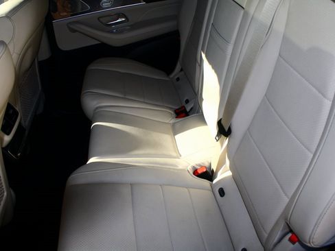 Used 2023 Mercedes-Benz GLS 450 GLS 450 w/ AMG Line Exterior image 13