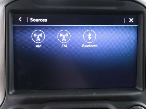Used 2020 Chevrolet Silverado 1500 LT AWD/4WD image 30