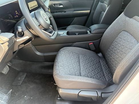 New 2025 Nissan Kicks SV w/ SV Premium Package image 15