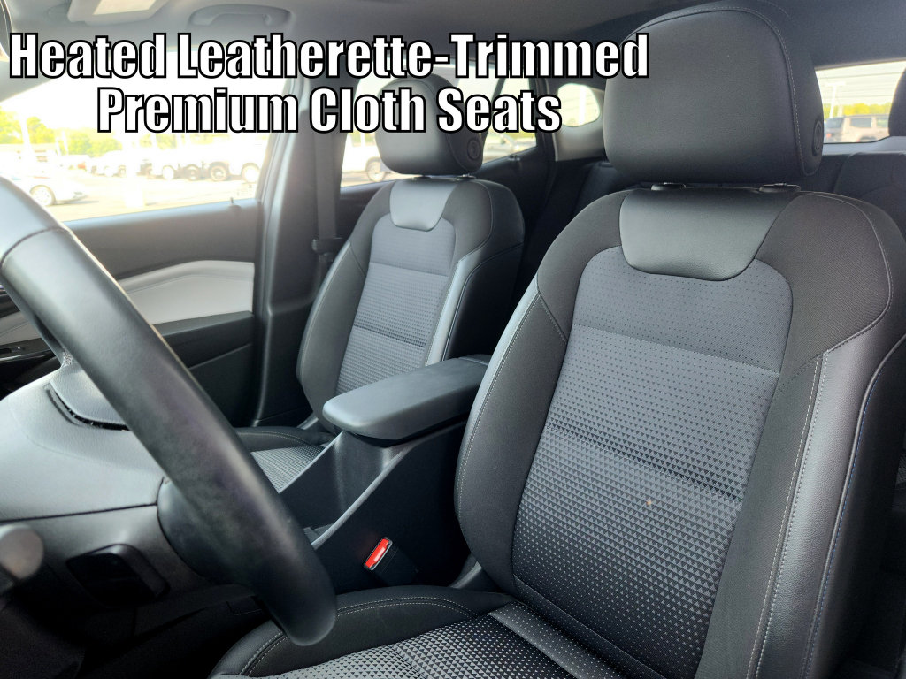 Used 2024 Chevrolet Trax LT w/ Sunroof Package FWD image 17