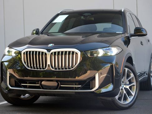 Used 2024 BMW X5 sDrive40i w/ Parking Assistance Package RWD image 3
