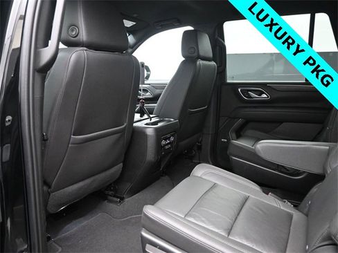 Used 2022 Chevrolet Tahoe LT w/ Luxury Package image 11