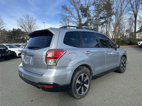 Used 2018 Subaru Forester 2.5i Premium image 5