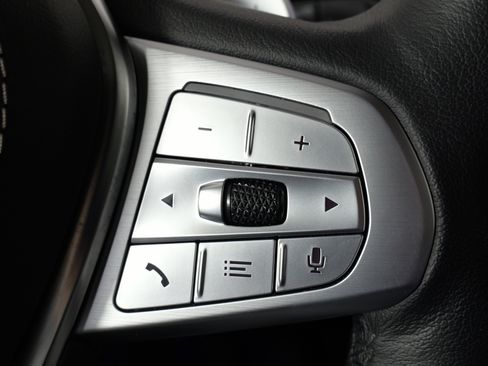 Used 2023 BMW X7 xDrive40i image 56