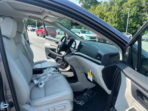 Certified 2026 Honda Odyssey EX-L image 28