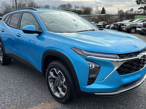 New 2026 Chevrolet Trax LT w/ LT Convenience Package image 3