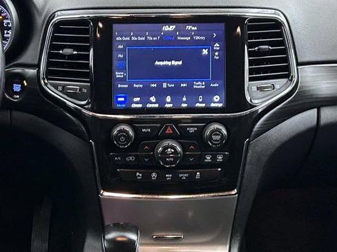Used 2021 Jeep Grand Cherokee Laredo X AWD/4WD image 12