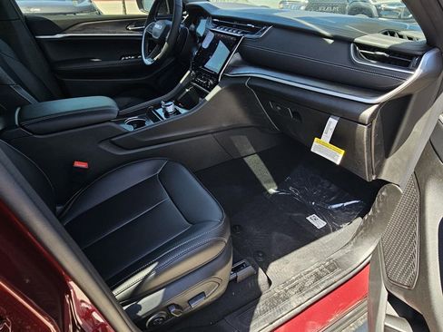 New 2025 Jeep Grand Cherokee Limited image 8