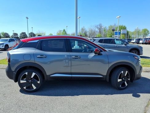 New 2026 Nissan Kicks SR FWD image 2