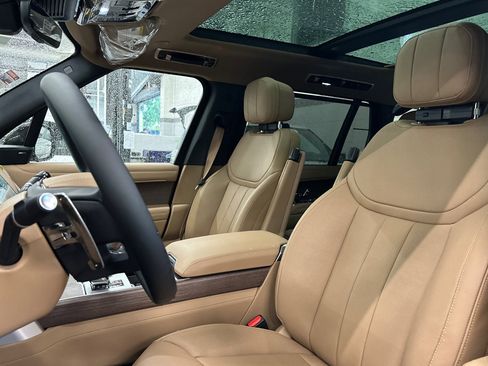 New 2026 Land Rover Range Rover Long Wheelbase SE image 4