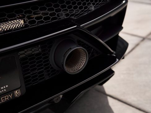 Used 2021 Lamborghini Huracan EVO image 12