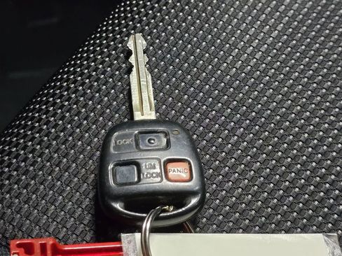 Used 2010 Toyota FJ Cruiser 4WD image 33