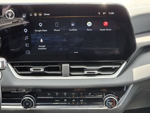Used 2025 Chevrolet Equinox LT FWD image 12