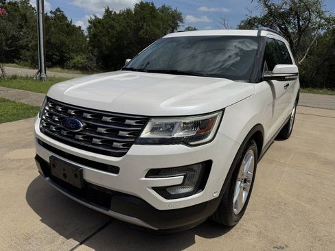 Used 2016 Ford Explorer Limited w/ Equipment Group 301A FWD image 5