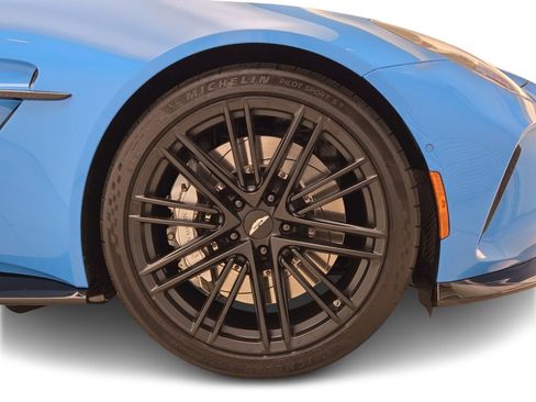 Used 2025 Aston Martin V8 Vantage Coupe image 8