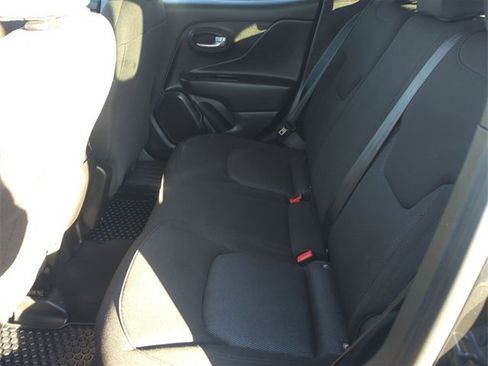 Used 2023 Jeep Renegade Latitude image 22