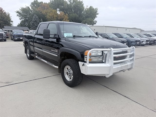 Used 2004 GMC Sierra 2500 SLT w/ Heavy-Duty Power Package AWD/4WD image 1