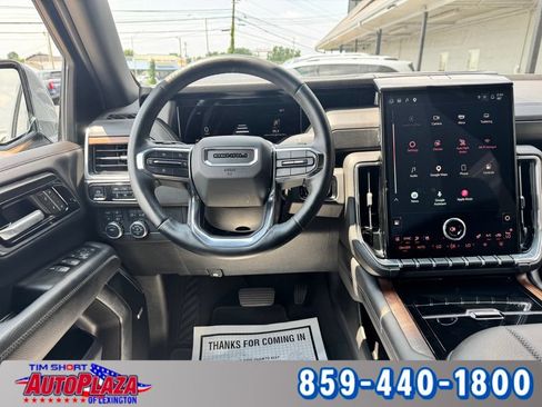 Used 2025 GMC Yukon XL Denali AWD/4WD image 27