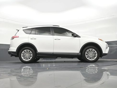 Used 2017 Toyota RAV4 LE FWD image 32