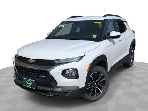 Used 2021 Chevrolet TrailBlazer ACTIV w/ Technology Package AWD/4WD image 1