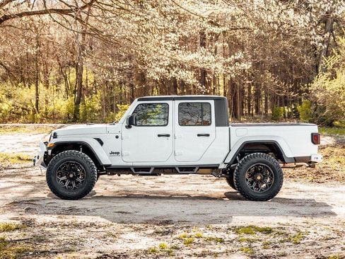 Used 2023 Jeep Gladiator Sport image 27