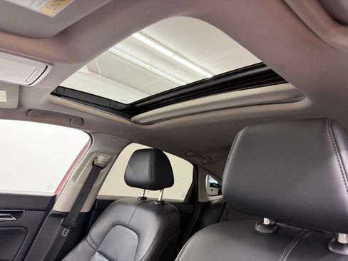 Used 2024 Honda Civic Touring image 25